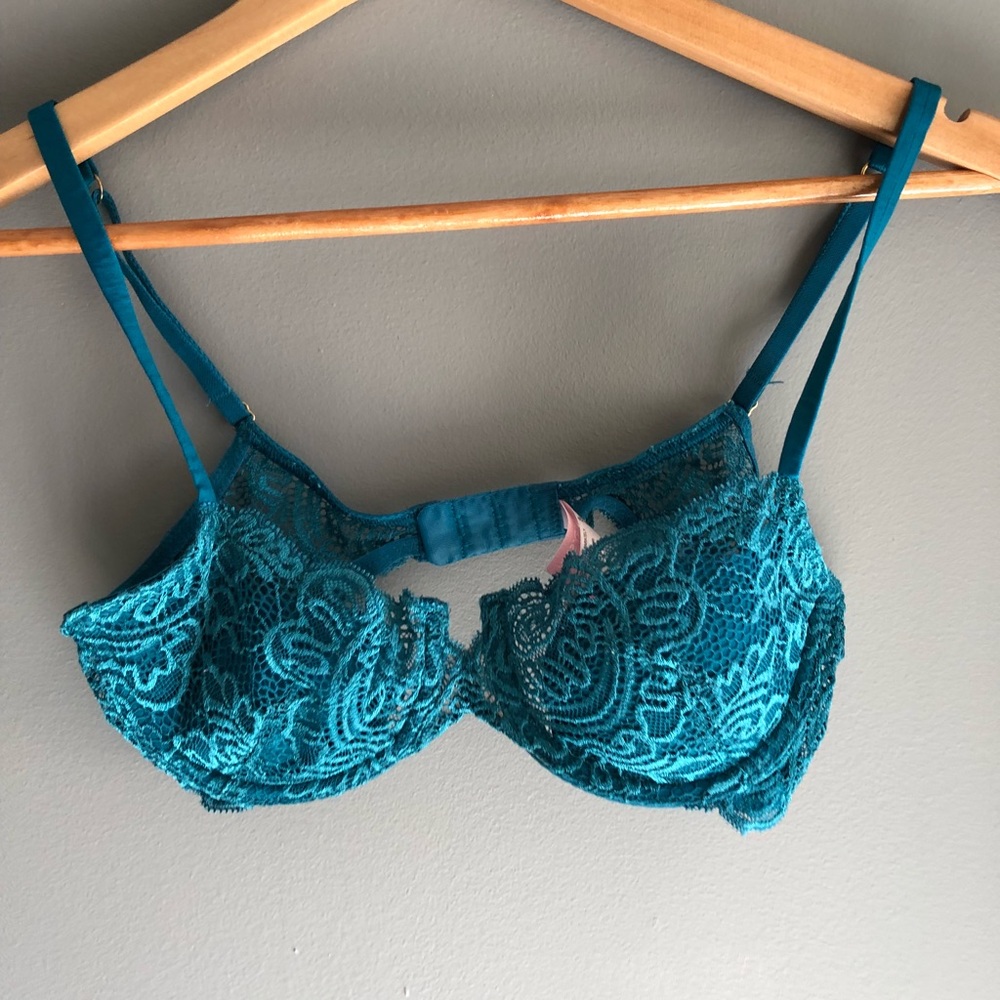 Victoria’s Secret very sexy pushup without padding